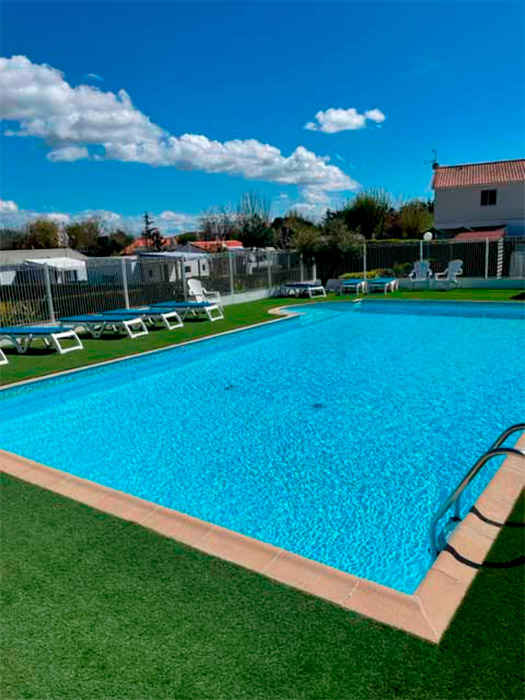 Petit camping avec piscine chauffée à Saint Jean de Monts 